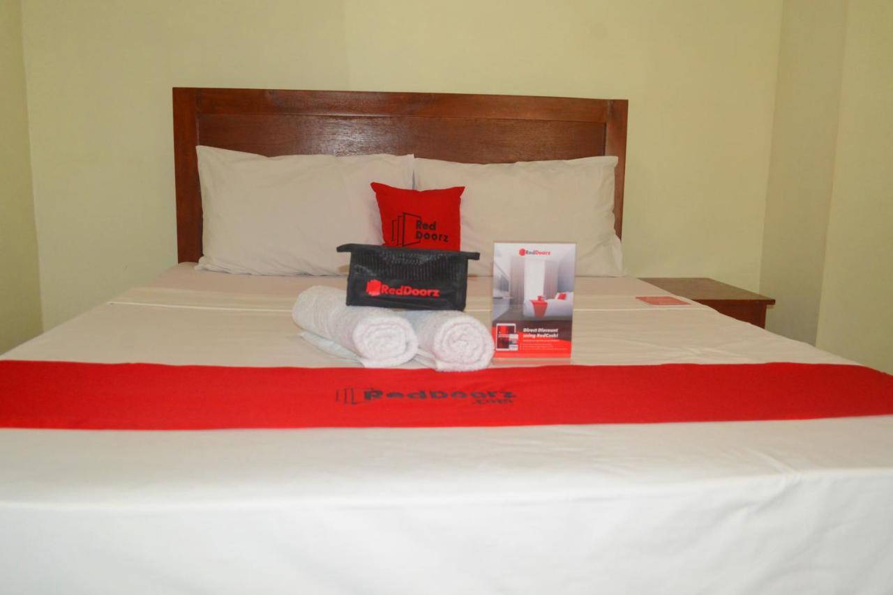 Reddoorz Near Sm Puerto Princesa Bagian luar foto