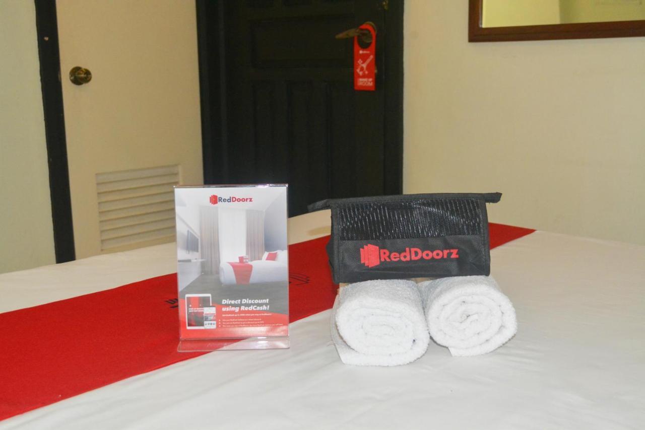 Reddoorz Near Sm Puerto Princesa Bagian luar foto